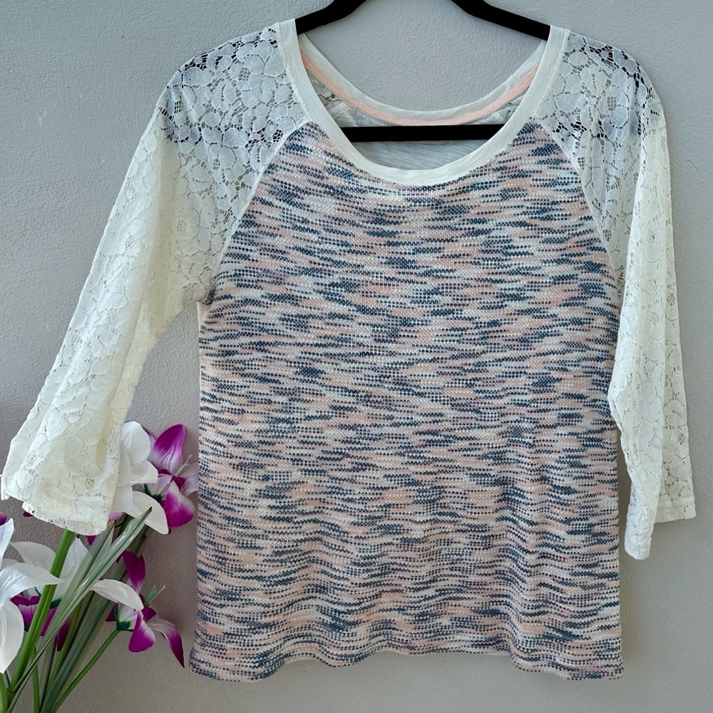 HINGE White Lace Sleeve Heathered Pink & Gray Knit Top